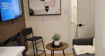 Stylish Suite | Private Entry | Parking Included