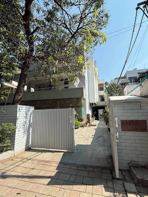 Exterior - A mango tree stay (Bhopal)