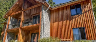 Spacious apartment in the Alps close to a lake