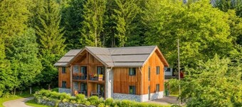Spacious apartment in the Alps close to a lake