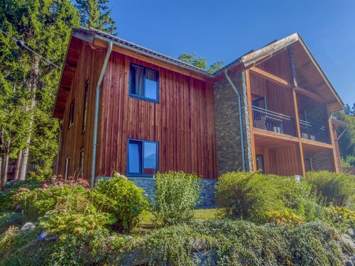 Cozy holiday apartment by a lake in Carinthia