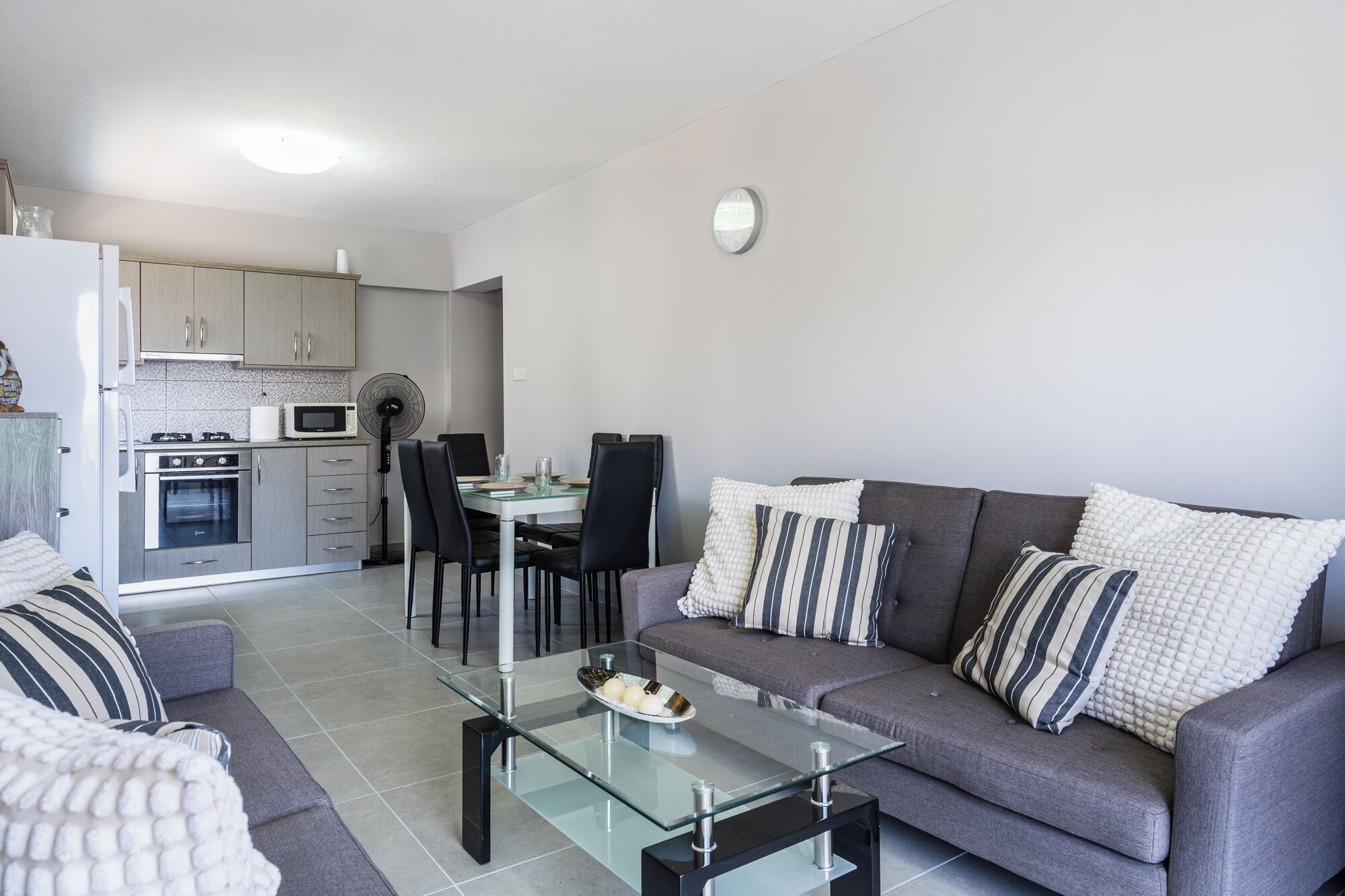 Apartment, Balcony | Living area
