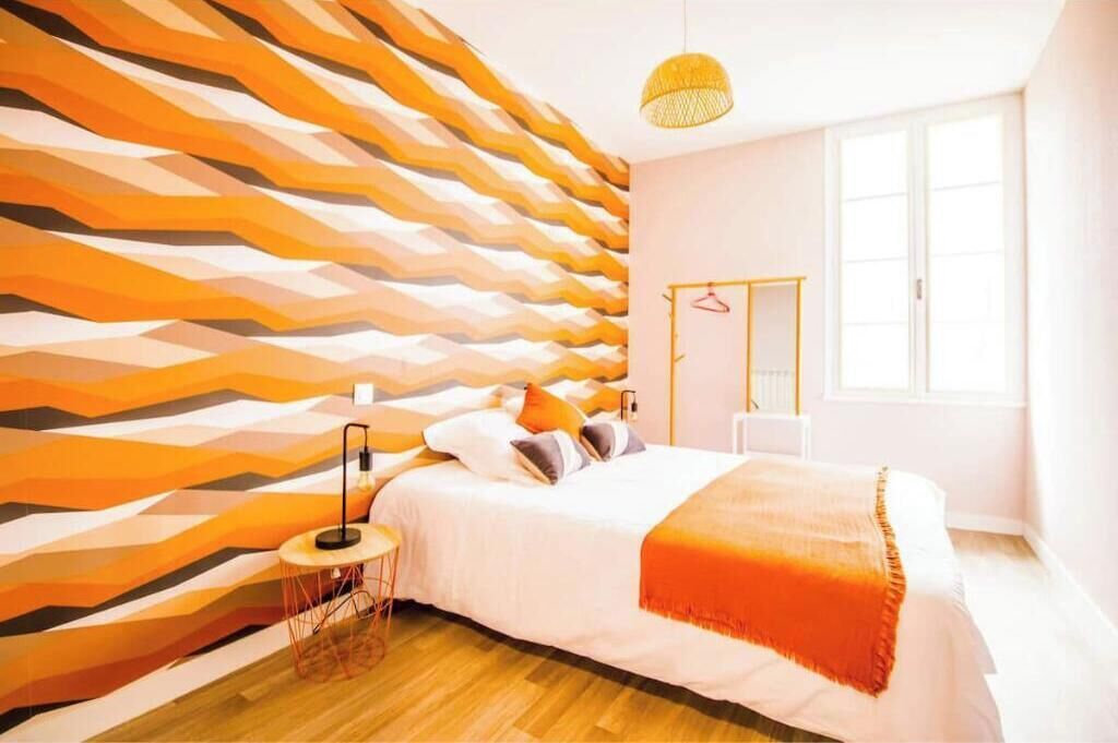 7 bedrooms, iron/ironing board, WiFi, bed sheets