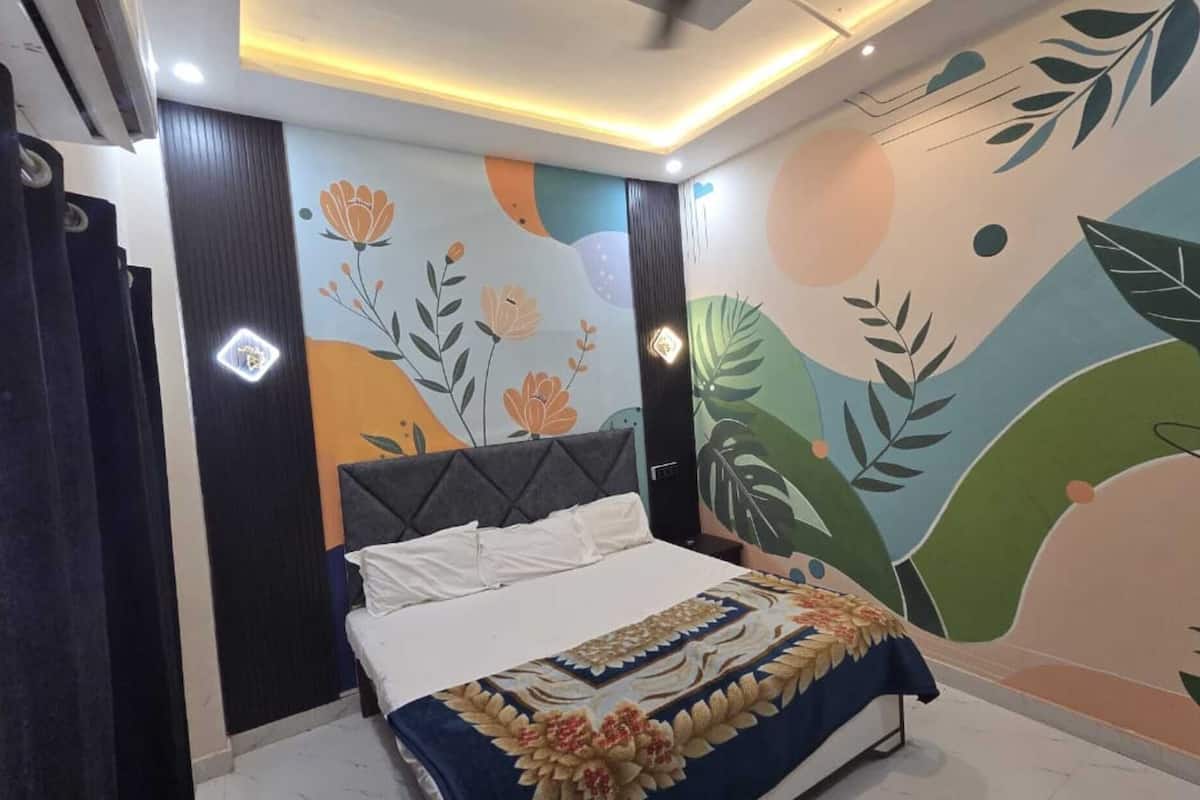Standard Room, Air conditioning, City View | Desk, laptop workspace, rollaway beds (surcharge), WiFi (free)