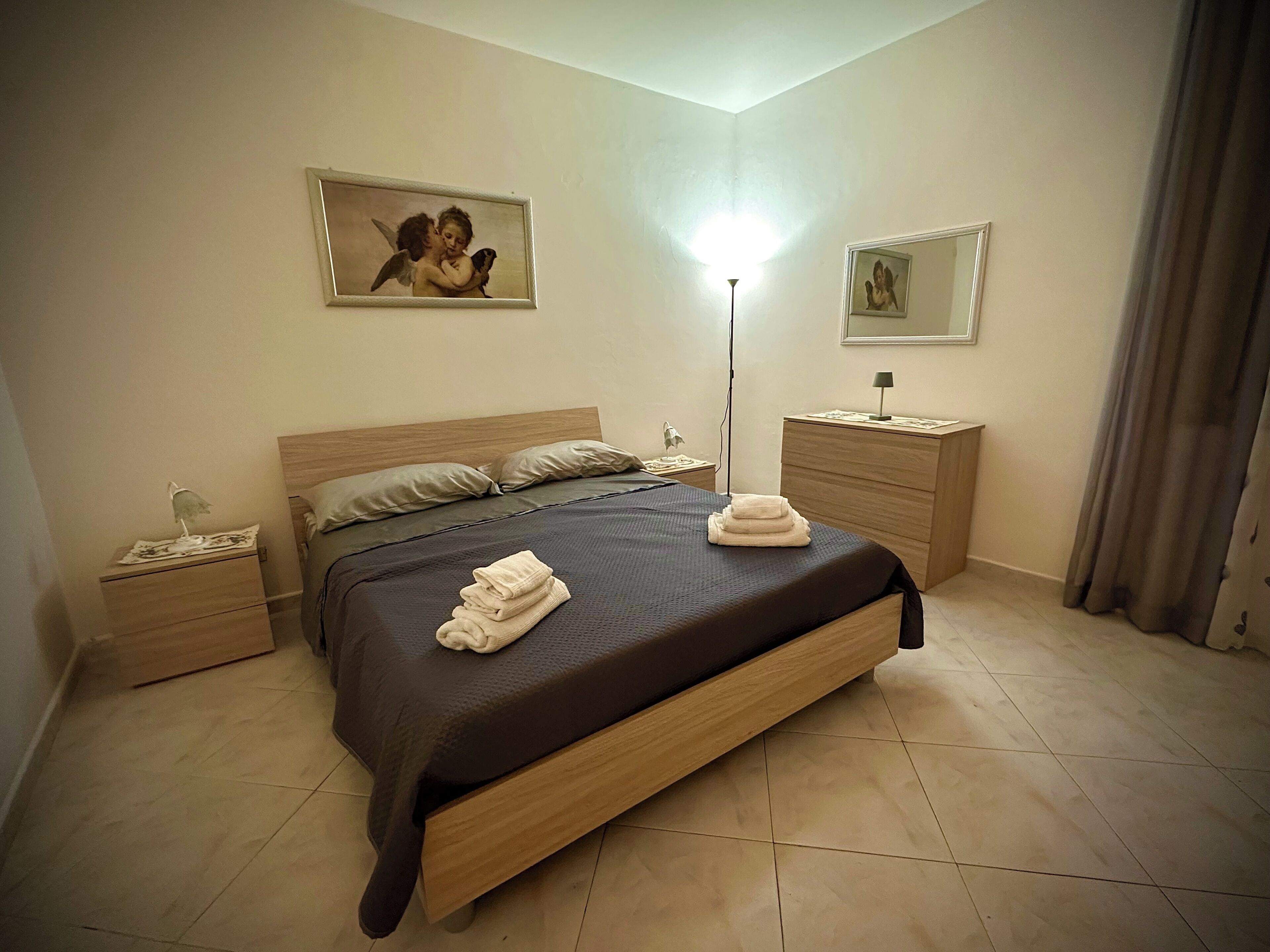 2 chambres, fer et planche à repasser, Wi-Fi, draps fournis