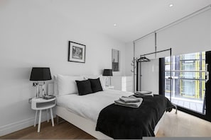 House - Luxury 2 Bed 2 Bath Apt in Nine Elms A C (London)