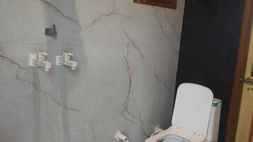 Standard Room, Air conditioning | Bathroom