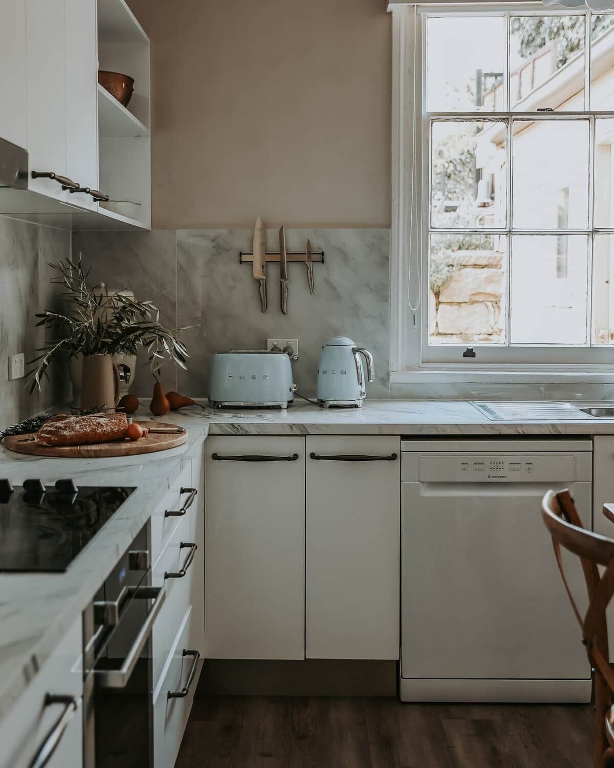 Fridge, oven, dishwasher, toaster