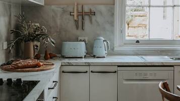 Fridge, oven, dishwasher, toaster