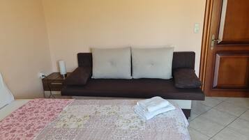 1 habitación, tabla de planchar con plancha, wifi y ropa de cama