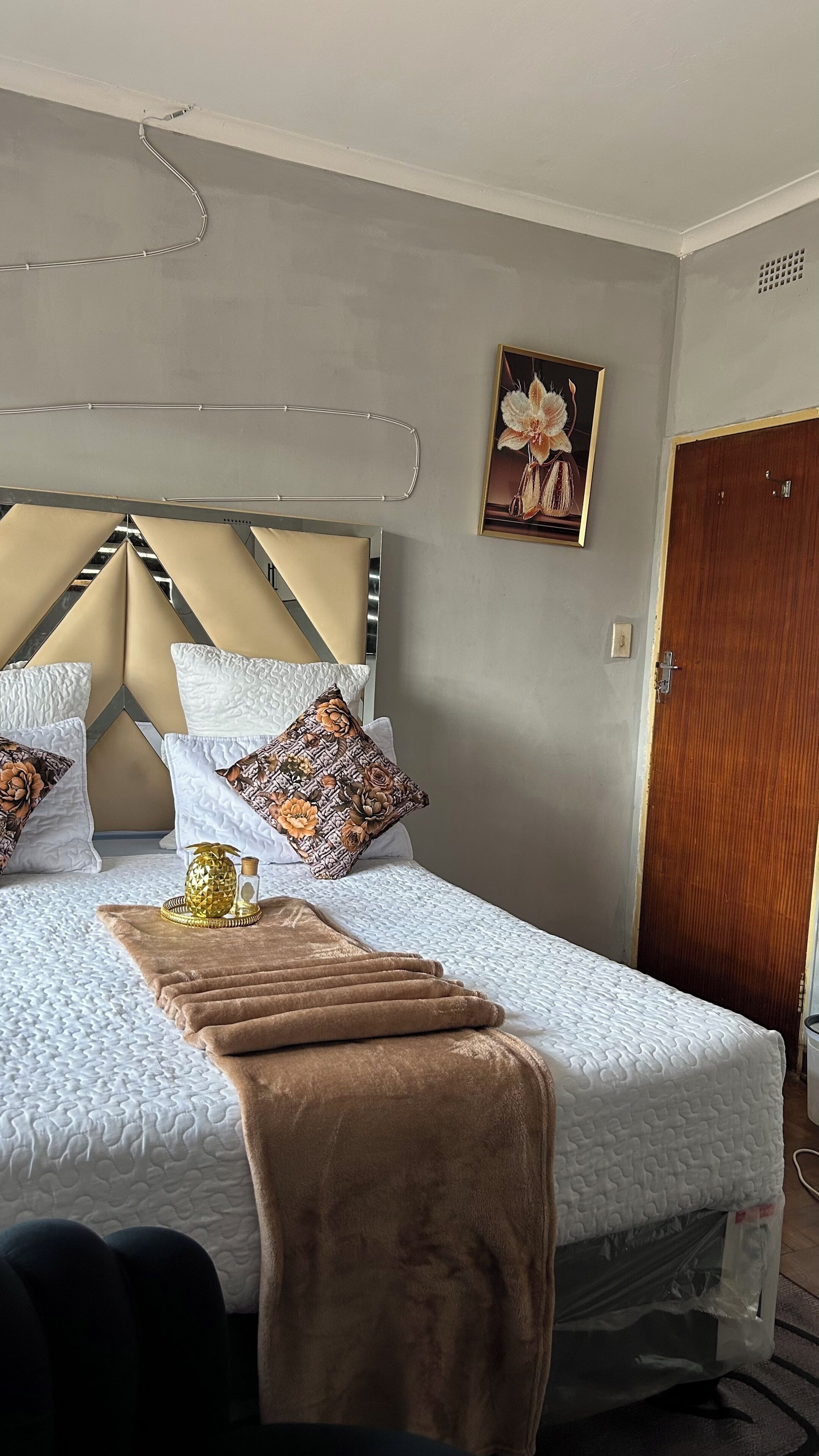 Comfort Double Room | In-room safe, iron/ironing board, free WiFi