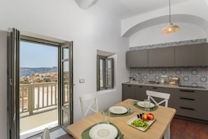 Dining - Astraea Traditional House in Milos Island (Trypiti)