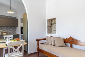 Interior - Astraea Traditional House in Milos Island (Trypiti)