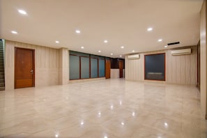 Ảnh chưa phân loại, 4 trong số 28 ảnh, nút