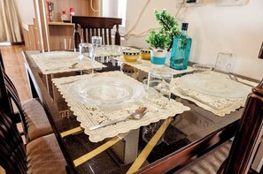 Dining - Mountain Escape 2BHK apartment in charming Mussoorie with great views (Mussoorie)
