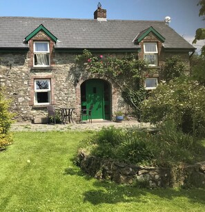 Exterior - Cosy Cottage 5 minutes to Tramore in the Sunny South East of Ireland (Waterford)