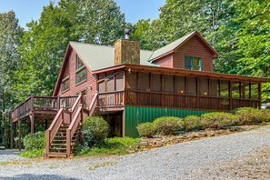 Exterior - Mtn Sanctuary! Forest Cabin in Ellijay! Mtn Views! (Ellijay)