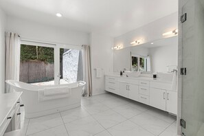 Bathroom - Gated Hollywood Hills-Outpost Estates Villa With Pool and Spa (Los Angeles)
