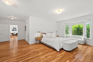 Room - Gated Hollywood Hills-Outpost Estates Villa With Pool and Spa (Los Angeles)
