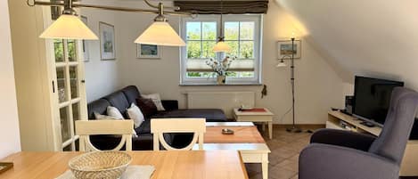 Tv, dvd-spelare och en stereo