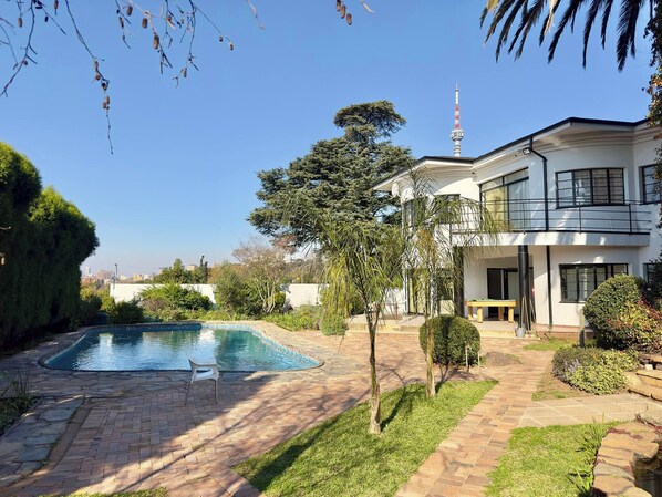 Pool - Single Rooms with Shared Bathroom 2 (Johannesburg)
