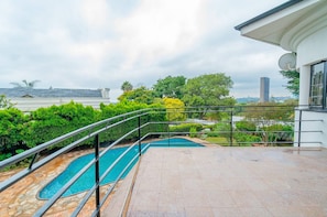 Unclassified image, 2 of 102, button - Single Rooms with Shared Bathroom 2 (Johannesburg)