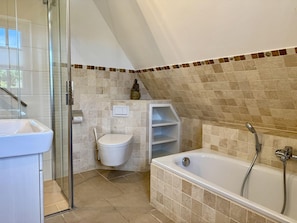 Shower, hair dryer - Eidumweg Apartment 1 - Modern vacation rental for up to 5 people – quiet and (Sylt)