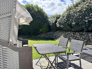 Outdoor dining - Eidumweg Apartment 1 - Modern vacation rental for up to 5 people – quiet and (Sylt)