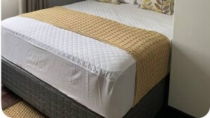 1 dormitorio, tabla de planchar con plancha, Internet y ropa de cama