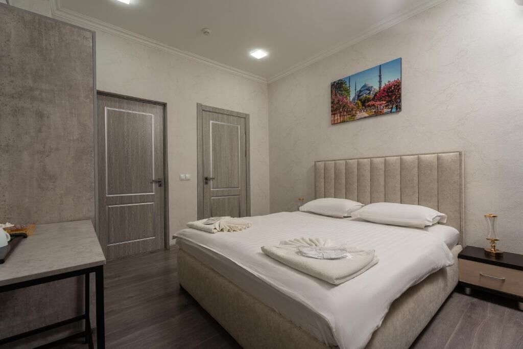 Double or Twin Room | WiFi (free)