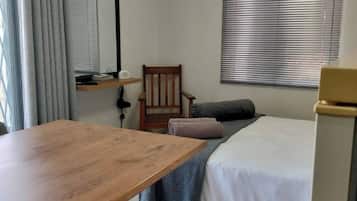 Iron/ironing board, internet, bed sheets
