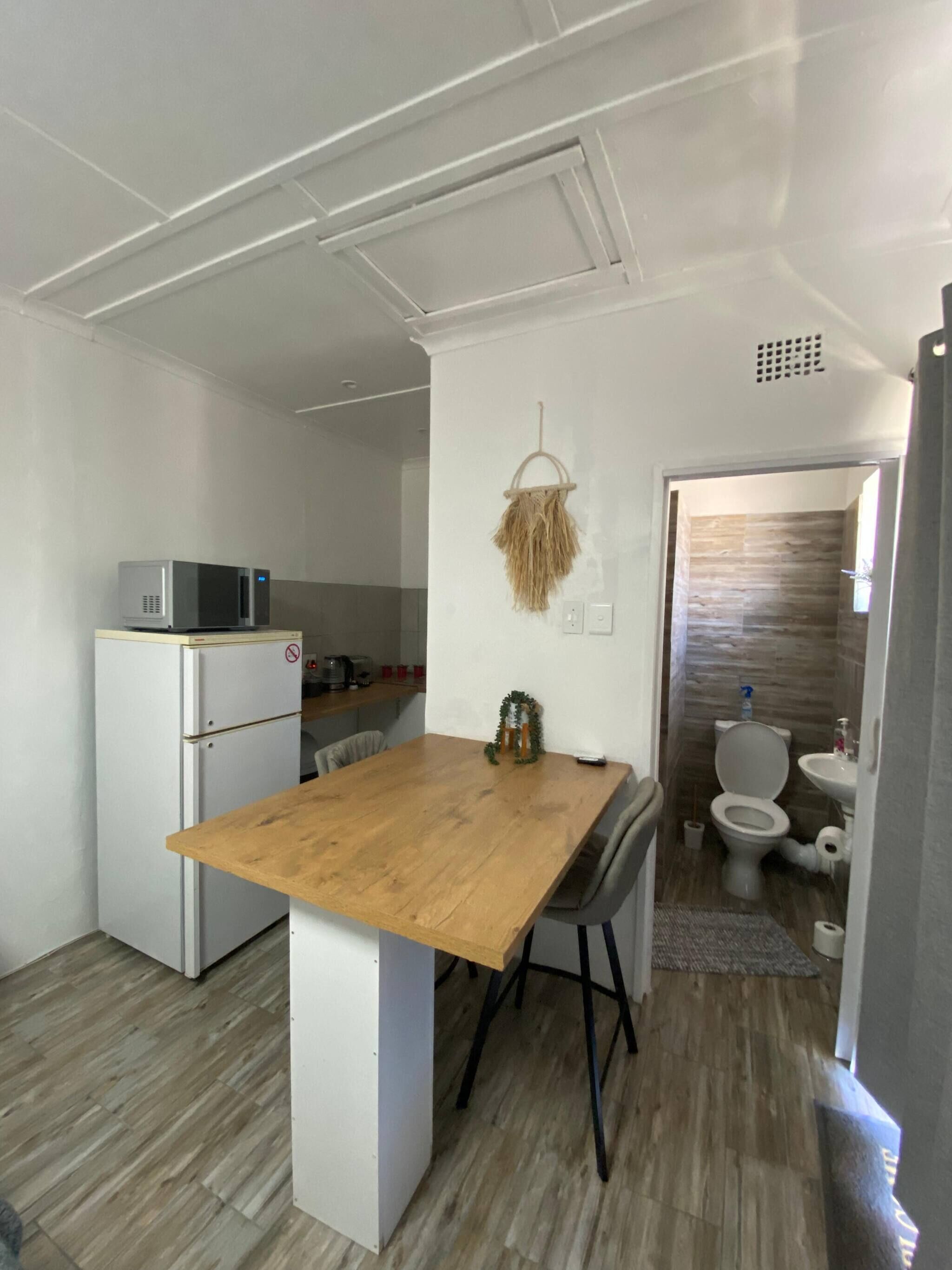 Fridge, microwave, stovetop, toaster