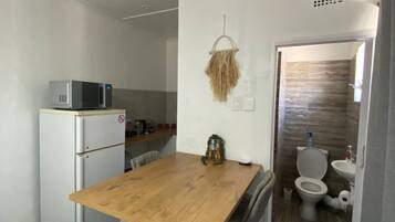 Fridge, microwave, stovetop, toaster
