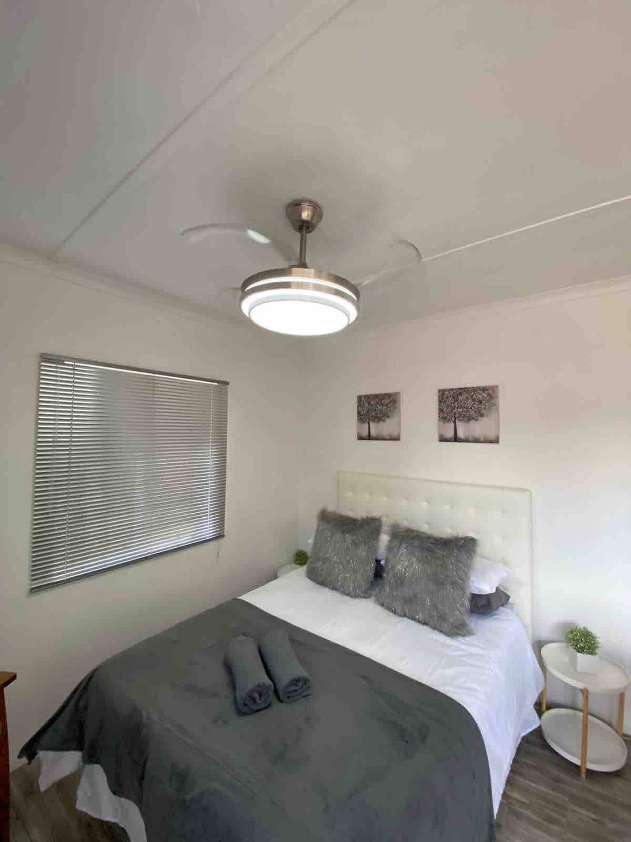 Iron/ironing board, internet, bed sheets