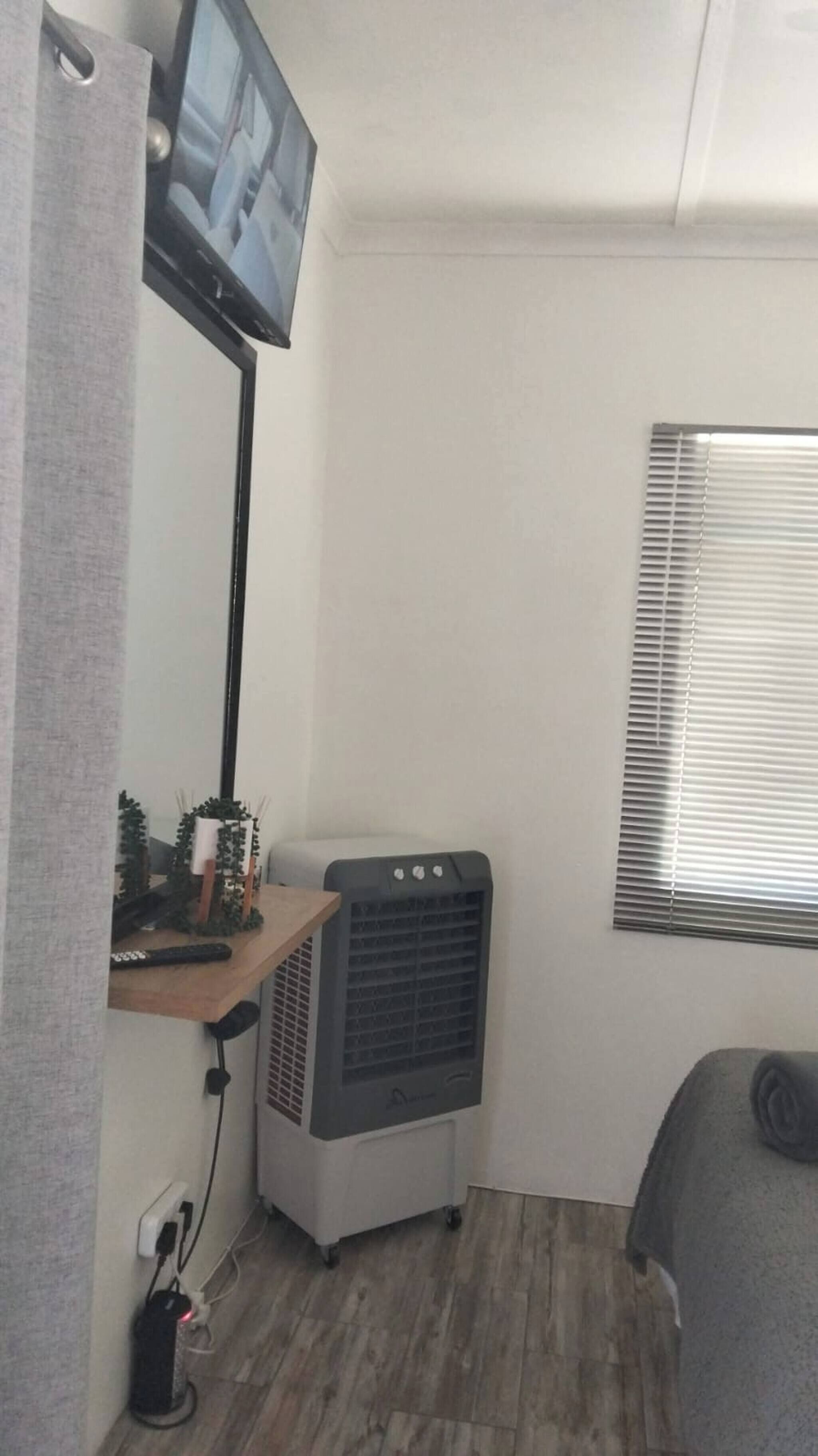 Ferros/tábuas de passar roupa, acesso à internet, roupa de cama