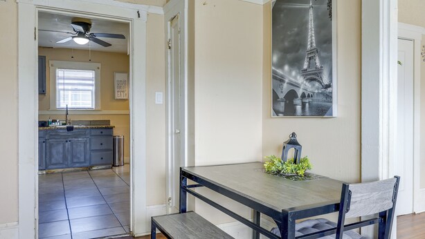 Dining - Yard, Fireplace, Full Kitchen! Oakland Home (Oakland)