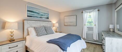 3 bedrooms, desk, iron/ironing board, Internet