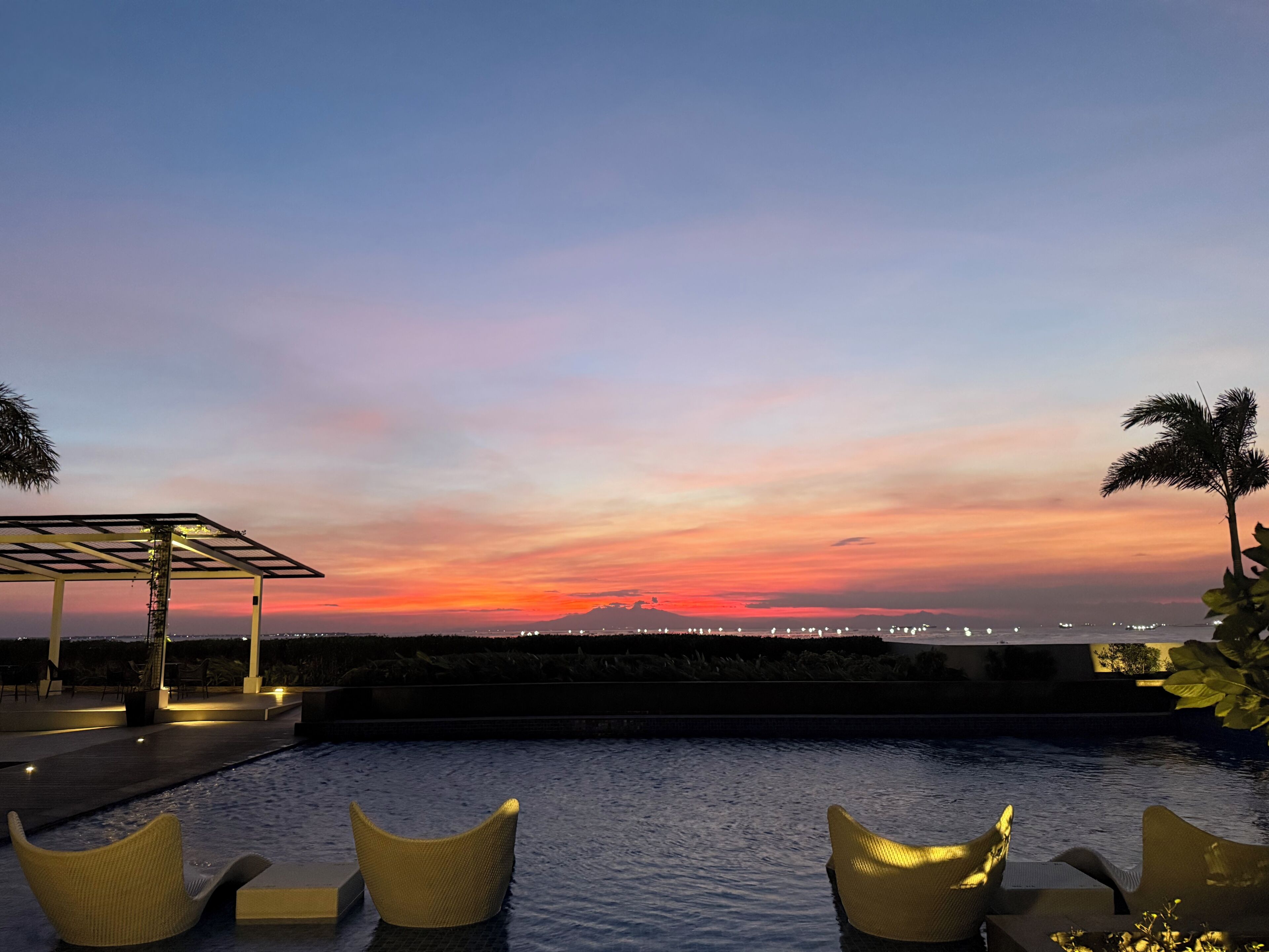 2 outdoor pools, open 8:00 AM to 8:00 PM, sun loungers