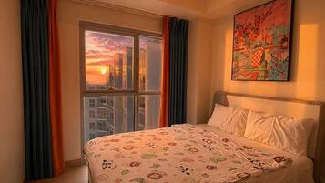 Deluxe Condo, 3 Bedrooms, Balcony, Sea View
