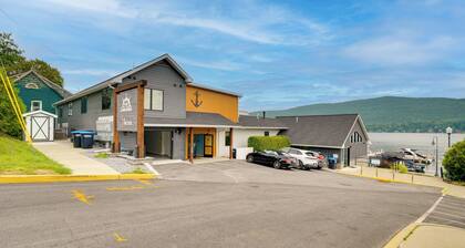 Brand-New Luxury Lakefront Condo - 2200 Sq Ft!