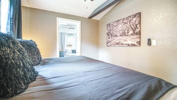 2 chambres, bureau, fer et planche à repasser, accès Internet