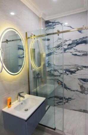 Bathroom - Beach Vibe Hotel  (Mamaia-Sat)
