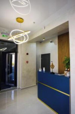 Double Room, Balcony | Lobby - Beach Vibe Hotel  (Mamaia-Sat)