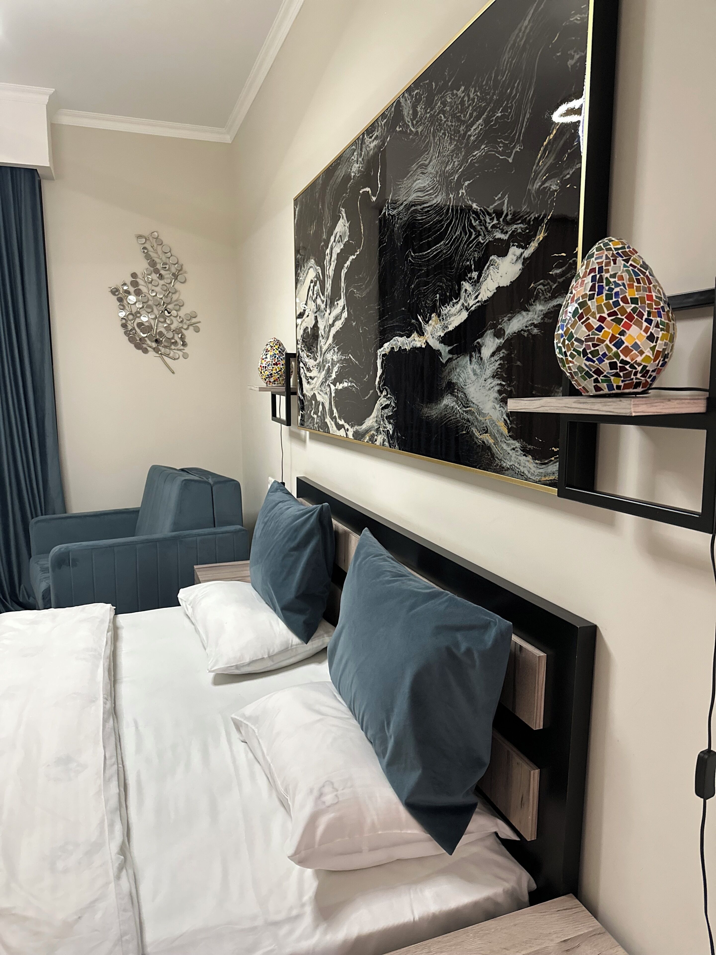 1 bedroom, iron/ironing board, internet, bed sheets