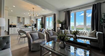 Prestigious Executive Residence Angus Glen West