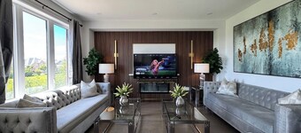 Prestigious Executive Residence Angus Glen West