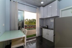 Apartment, 1 Bedroom, Balcony, City View | Interior