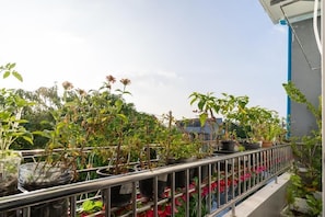 Apartment, 1 Bedroom, Balcony, City View | Property grounds