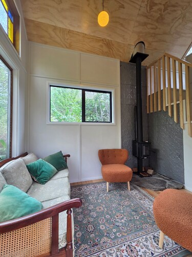Queenstown cycle trail tiny house accommodation - please note, no vehicle access