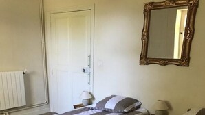 6 makuuhuonetta, vauvan matkasänky, ilmainen Wi-Fi